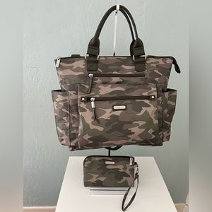 Baggallini Tote/Crossbody/Backpack w/Wristlet